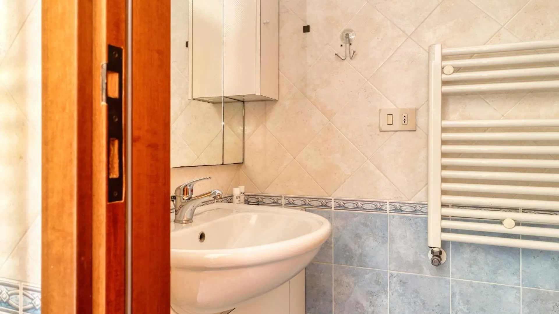 Apartment Joivy Charming Flat In Porta Romana Milan