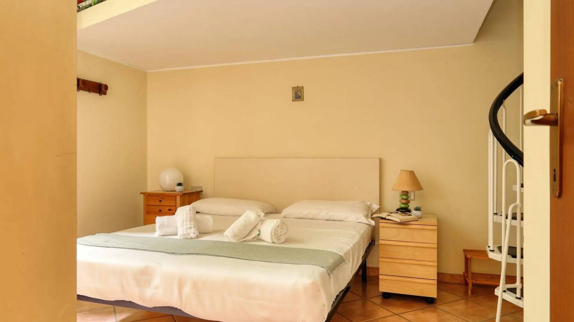 Joivy Charming Flat In Porta Romana Milan Apartment